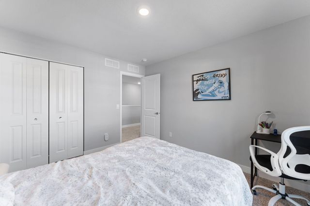 8345 Shire Trail, Woodbury, MN 55129