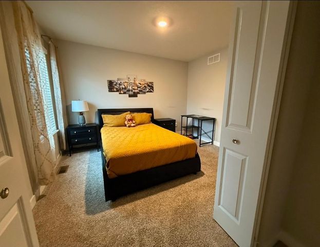 8345 Shire Trail, Woodbury, MN 55129