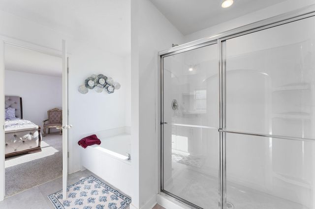 8345 Shire Trail, Woodbury, MN 55129