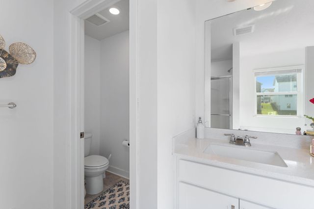 8345 Shire Trail, Woodbury, MN 55129