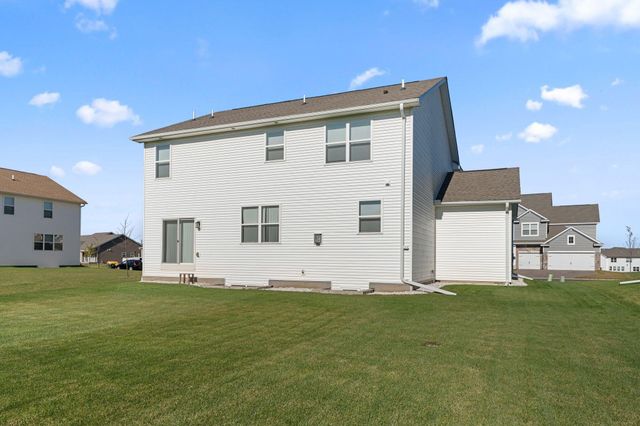 8345 Shire Trail, Woodbury, MN 55129