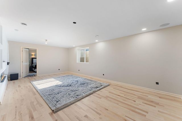 8345 Shire Trail, Woodbury, MN 55129