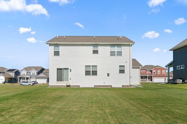 8345 Shire Trail, Woodbury, MN 55129