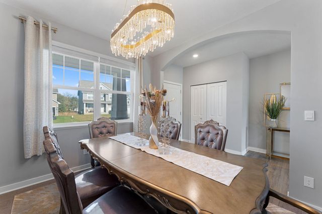 8345 Shire Trail, Woodbury, MN 55129