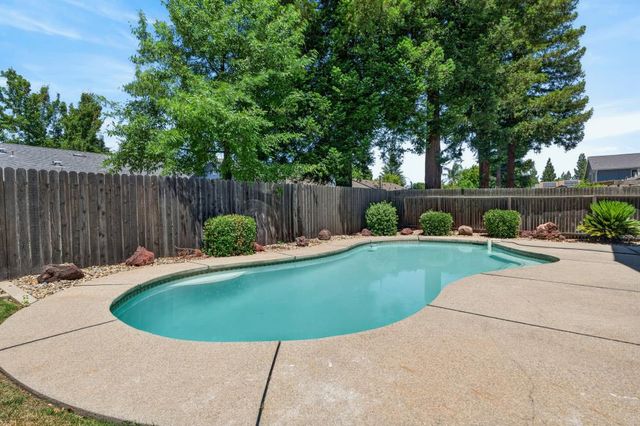 7001 Fall Way, Elk Grove, CA 95758