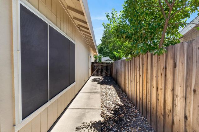 7001 Fall Way, Elk Grove, CA 95758