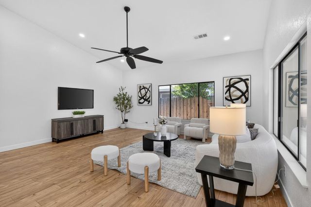 7001 Fall Way, Elk Grove, CA 95758