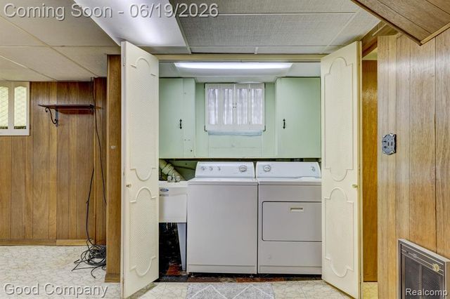 6464 Coleman Street, Dearborn, MI 48126