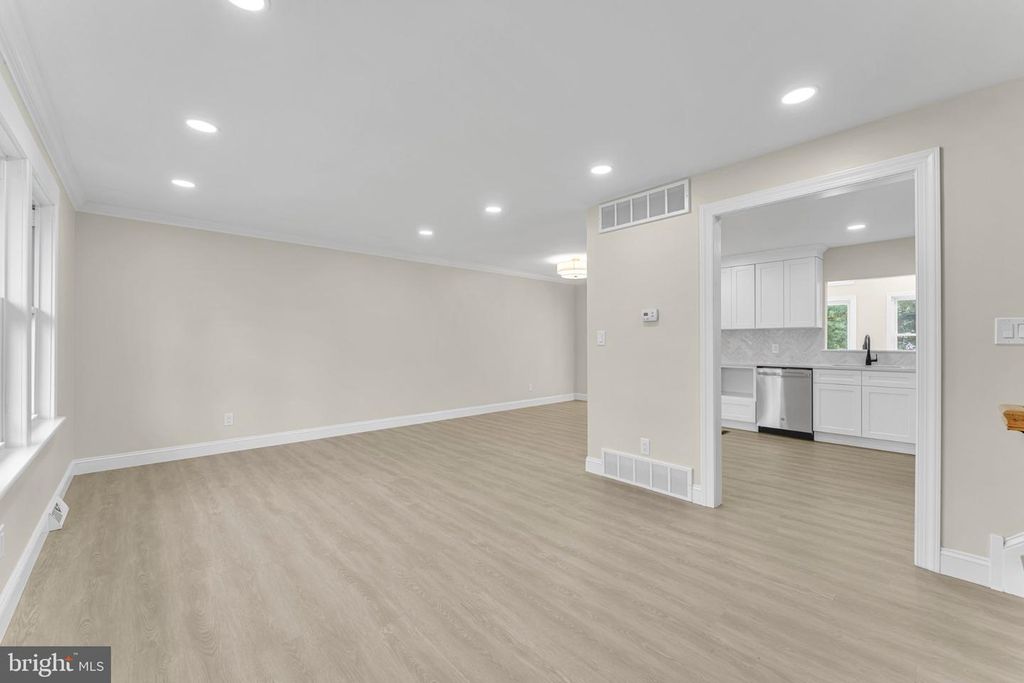 1869 MONARCH LN, VINELAND, NJ 08361 — photo 4