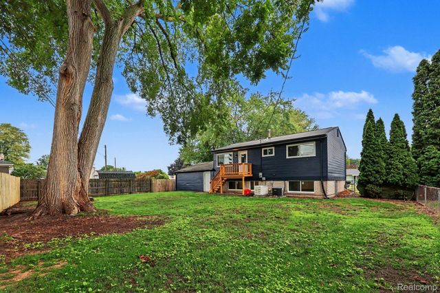 39721 Camp Street, Harrison Charter Township, MI 48045