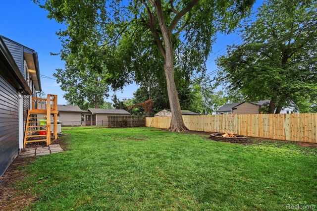 39721 Camp Street, Harrison Charter Township, MI 48045