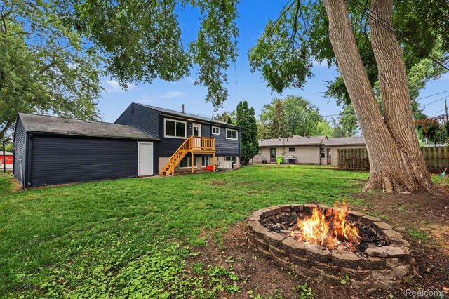 39721 Camp Street, Harrison Charter Township, MI 48045