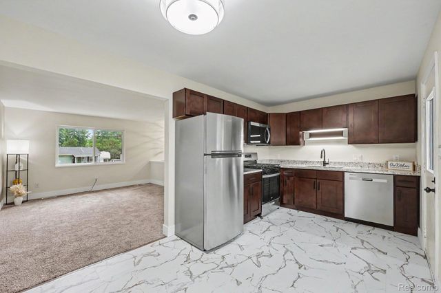 39721 Camp Street, Harrison Charter Township, MI 48045
