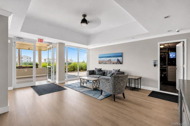 585 Dune Road A-21, Westhampton Beach, NY 11978