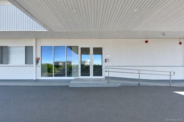 585 Dune Road A-21, Westhampton Beach, NY 11978