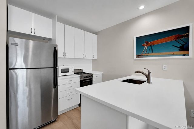 585 Dune Road A-21, Westhampton Beach, NY 11978