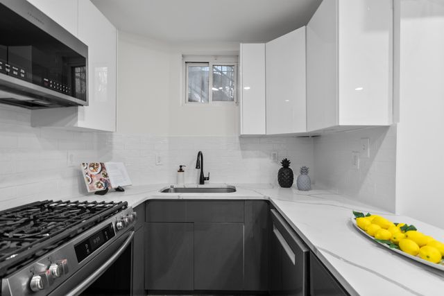 407 PARK AVE, Weehawken, NJ 07086