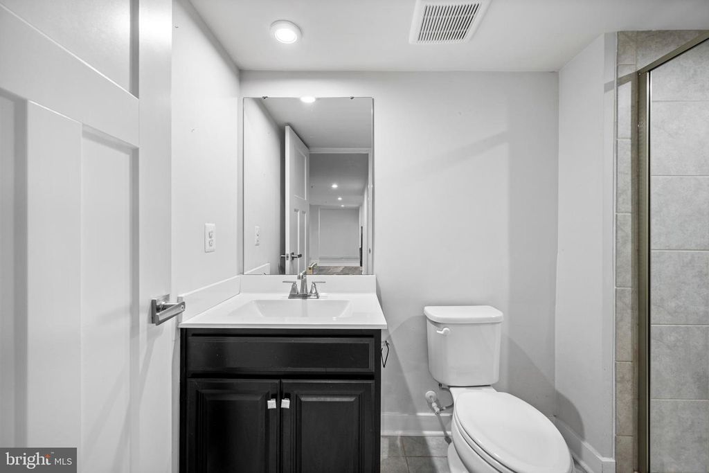 Image 33 of property listing at 8225 E BRANCH DR, Brandywine, MD 20613
