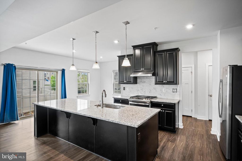 Image 4 of property listing at 8225 E BRANCH DR, Brandywine, MD 20613