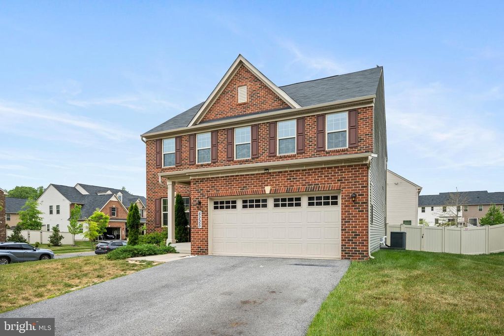 Image 42 of property listing at 8225 E BRANCH DR, Brandywine, MD 20613