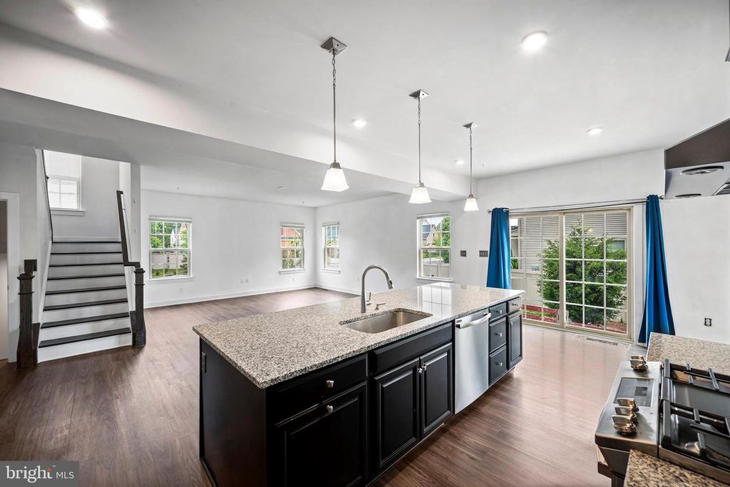 Image 7 of property listing at 8225 E BRANCH DR, Brandywine, MD 20613