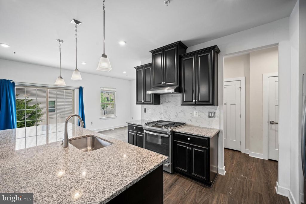 Image 8 of property listing at 8225 E BRANCH DR, Brandywine, MD 20613