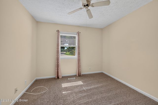 6705 Robin Rd, Crestwood, KY 40014