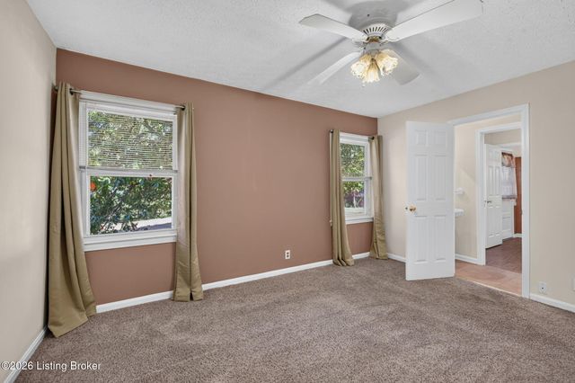 6705 Robin Rd, Crestwood, KY 40014