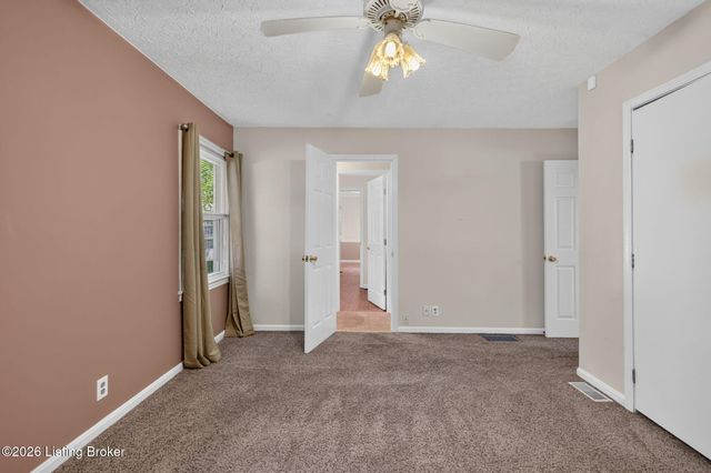 6705 Robin Rd, Crestwood, KY 40014