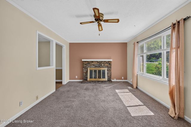 6705 Robin Rd, Crestwood, KY 40014
