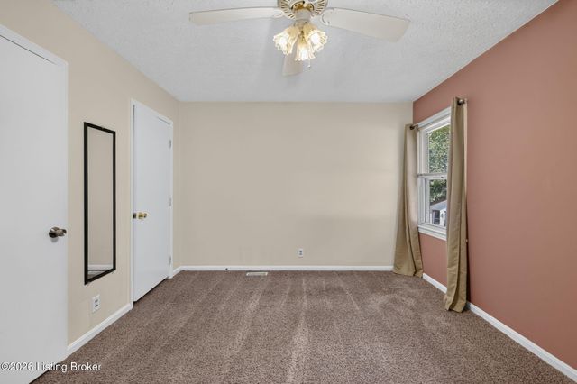 6705 Robin Rd, Crestwood, KY 40014