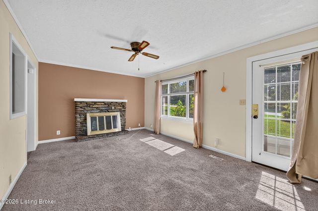 6705 Robin Rd, Crestwood, KY 40014