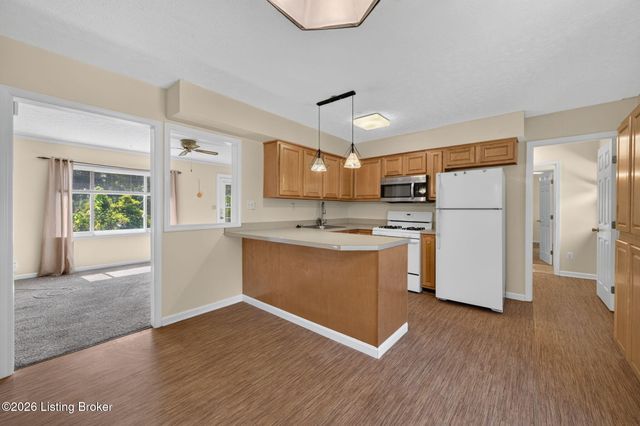 6705 Robin Rd, Crestwood, KY 40014