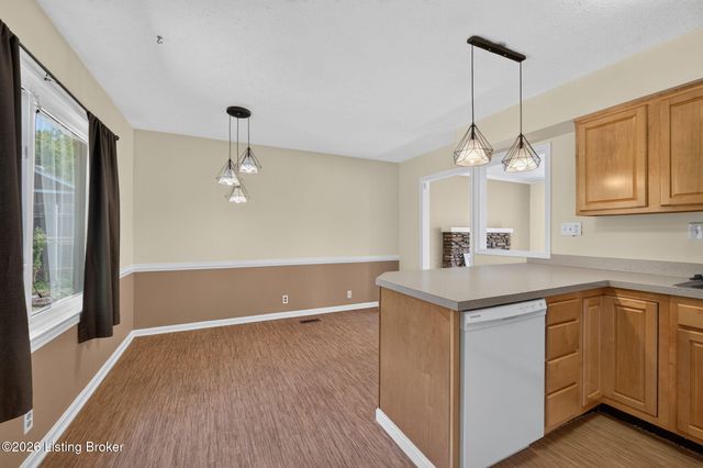 6705 Robin Rd, Crestwood, KY 40014