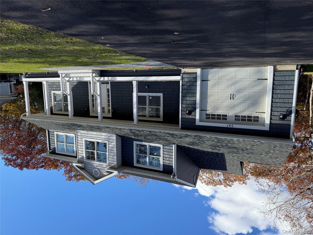 247 N Dunton Avenue, East Patchogue, NY 11772