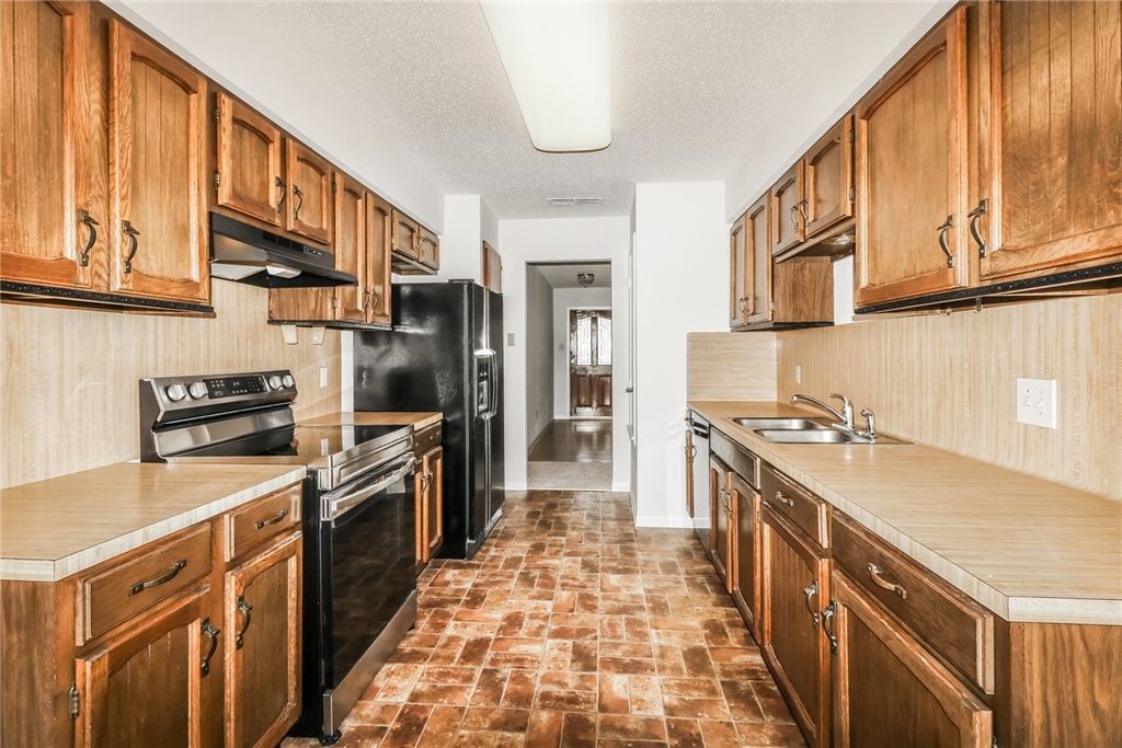 3349 Celon Dr, Corpus Christi, TX 78418 — photo 2