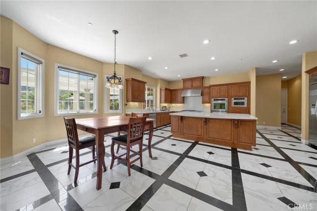 1150 Sandra, Corona, CA 92881
