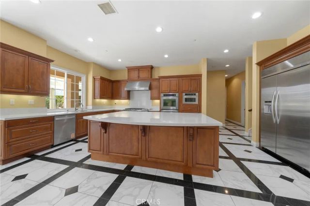 1150 Sandra, Corona, CA 92881