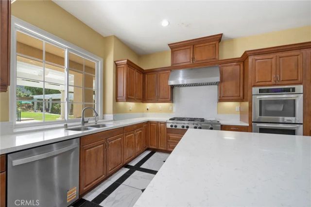 1150 Sandra, Corona, CA 92881