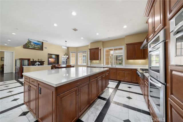 1150 Sandra, Corona, CA 92881