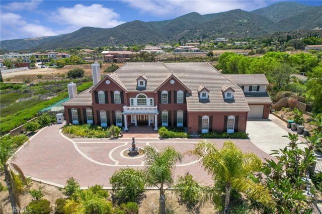 1150 Sandra, Corona, CA 92881