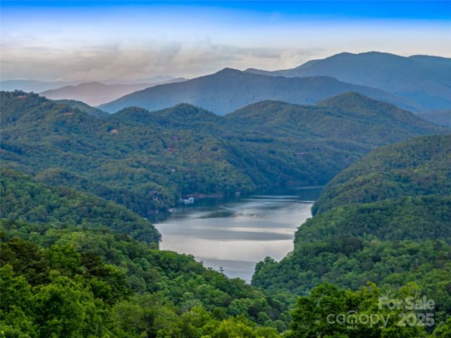 840 Fontana Trace Drive, Almond, NC 28702