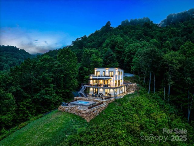 840 Fontana Trace Drive, Almond, NC 28702