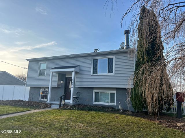 2416 Woodfox Drive, Toledo, OH 43611