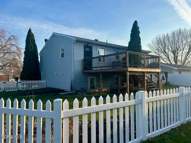 2416 Woodfox Drive, Toledo, OH 43611