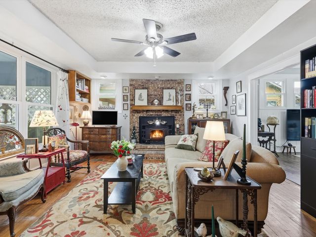 1114 W Congress Street, Denton, TX 76201