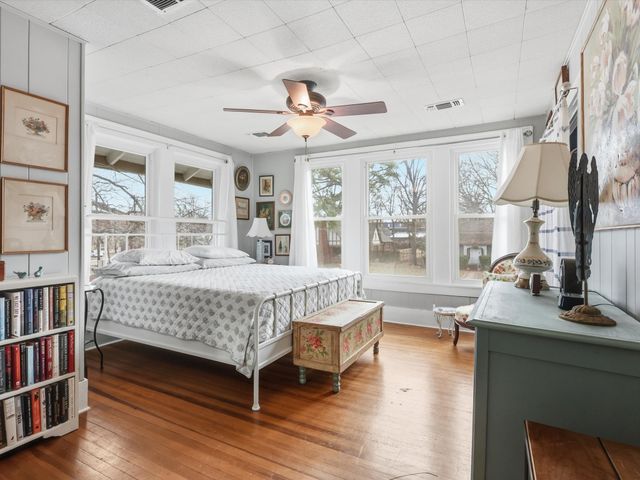 1114 W Congress Street, Denton, TX 76201