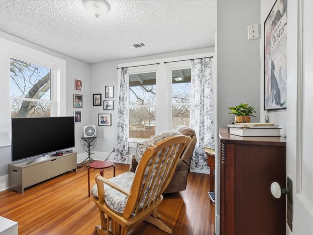 1114 W Congress Street, Denton, TX 76201