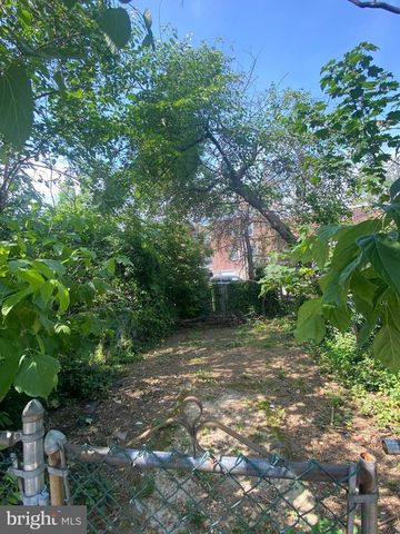 7035 GUILFORD RD, Upper Darby, PA 19082