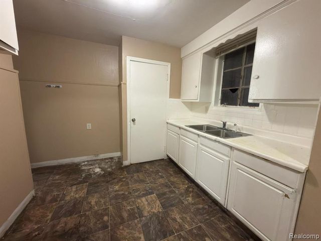 6783 Westwood Street, Detroit, MI 48228